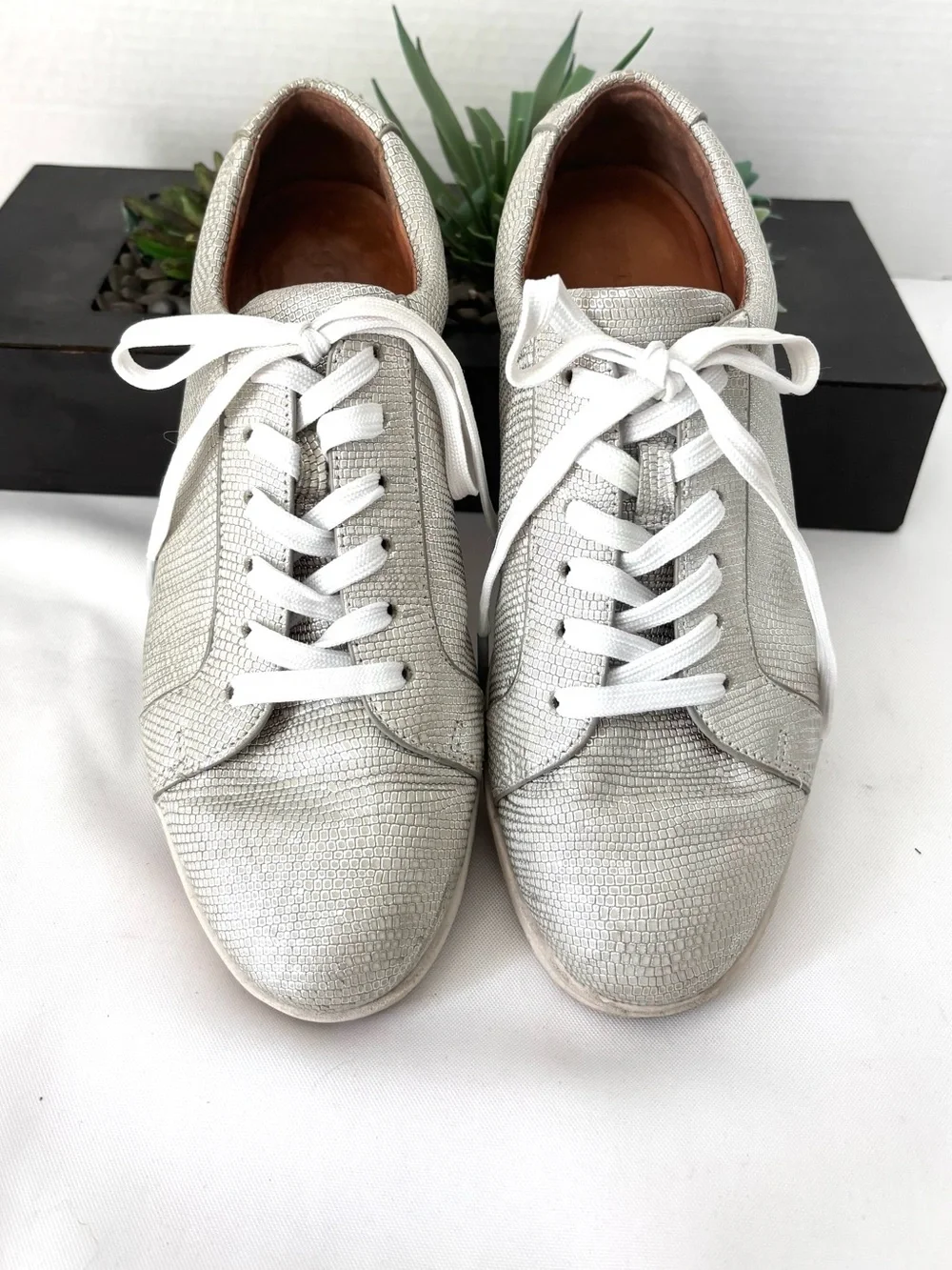 GENTLE SOUL  by Kenneth Cole  platform with silver lace up leather sneakers SZ 7 - Picture 7 of 10